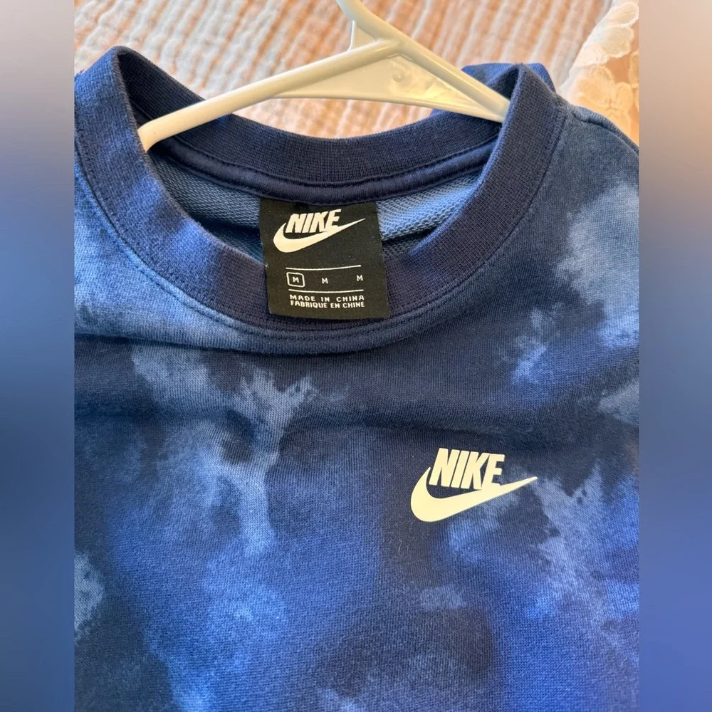 Nike women’s athletic dress. In perfect condition, size Medium. - Picture 4 of 11